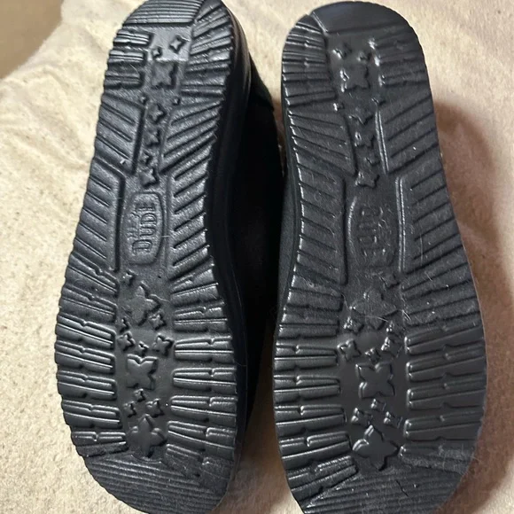 Hey Dude Black Fleece-Lined Shoes - Picture 4 of 5